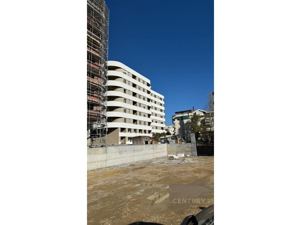 SHITET APARTAMENT 2+1+2T,ME PAMJE DETI NE GOLEM!