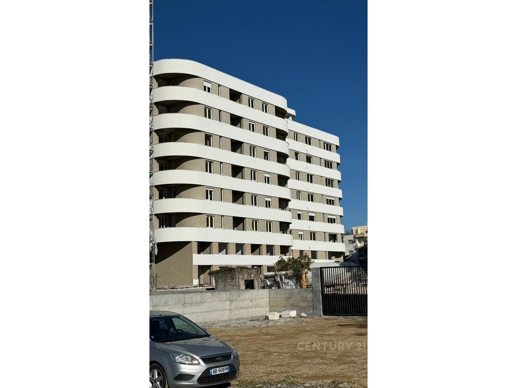 SHITET APARTAMENT 2+1+2T,ME PAMJE DETI NE GOLEM!