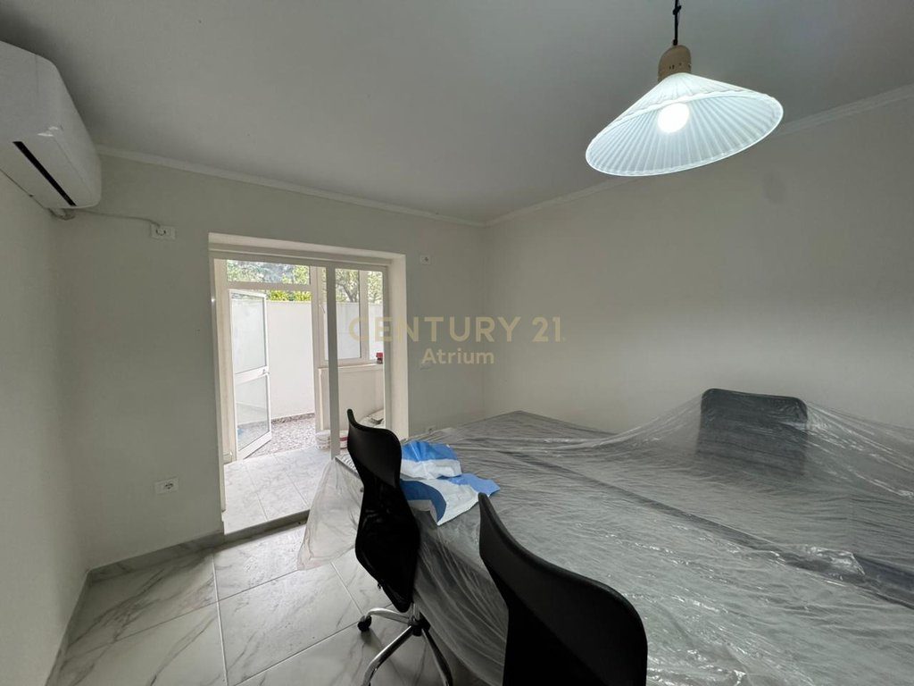 SHITET APARTAMENT 1+1+DYQAN TEK URA E NISHERAKUT PRANE WHITE BAR !!!