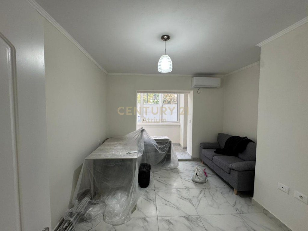 SHITET APARTAMENT 1+1+DYQAN TEK URA E NISHERAKUT PRANE WHITE BAR !!!