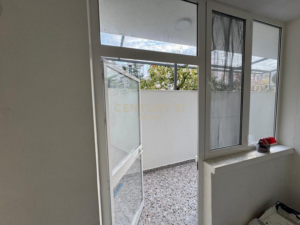 SHITET APARTAMENT 1+1+DYQAN TEK URA E NISHERAKUT PRANE WHITE BAR !!!