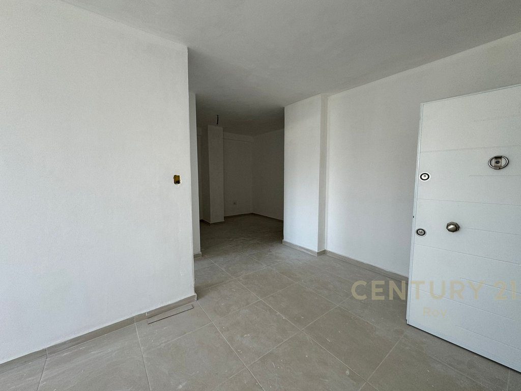 SHITET APARTAMENT 1+1 NE GOLEM !
