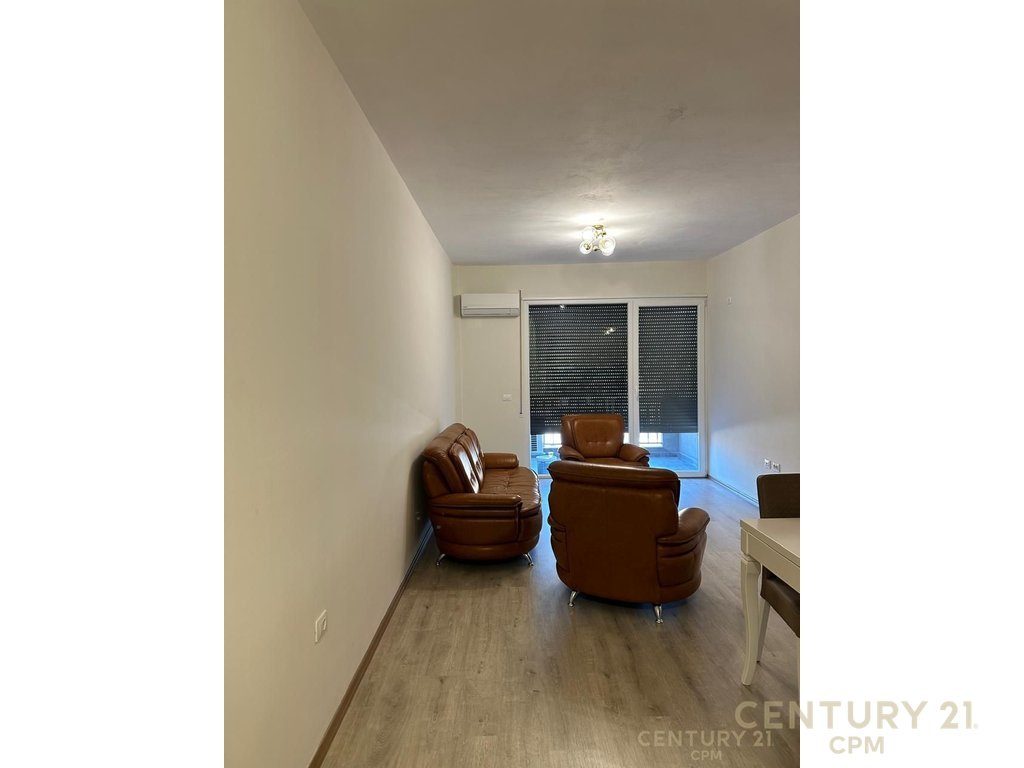 Apartament 1+1 Me Qira në Rrugën 5 Maji, Tiranë