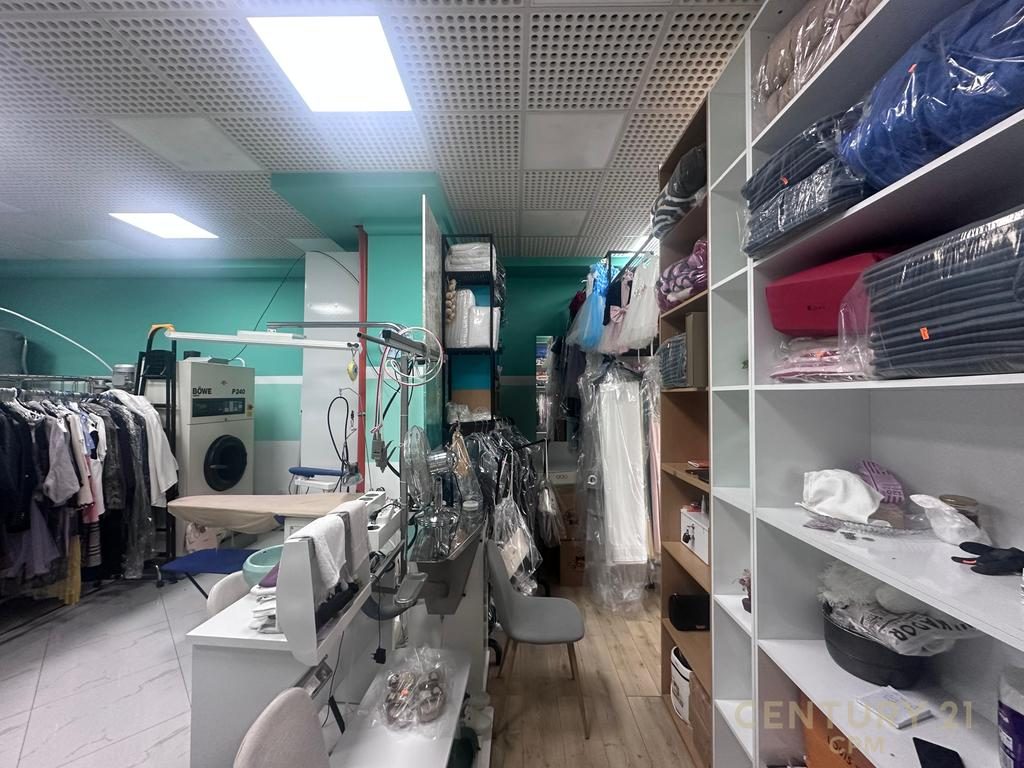 Shitet Ambient Komercial & Biznes Fitimprurës në Vlorë
