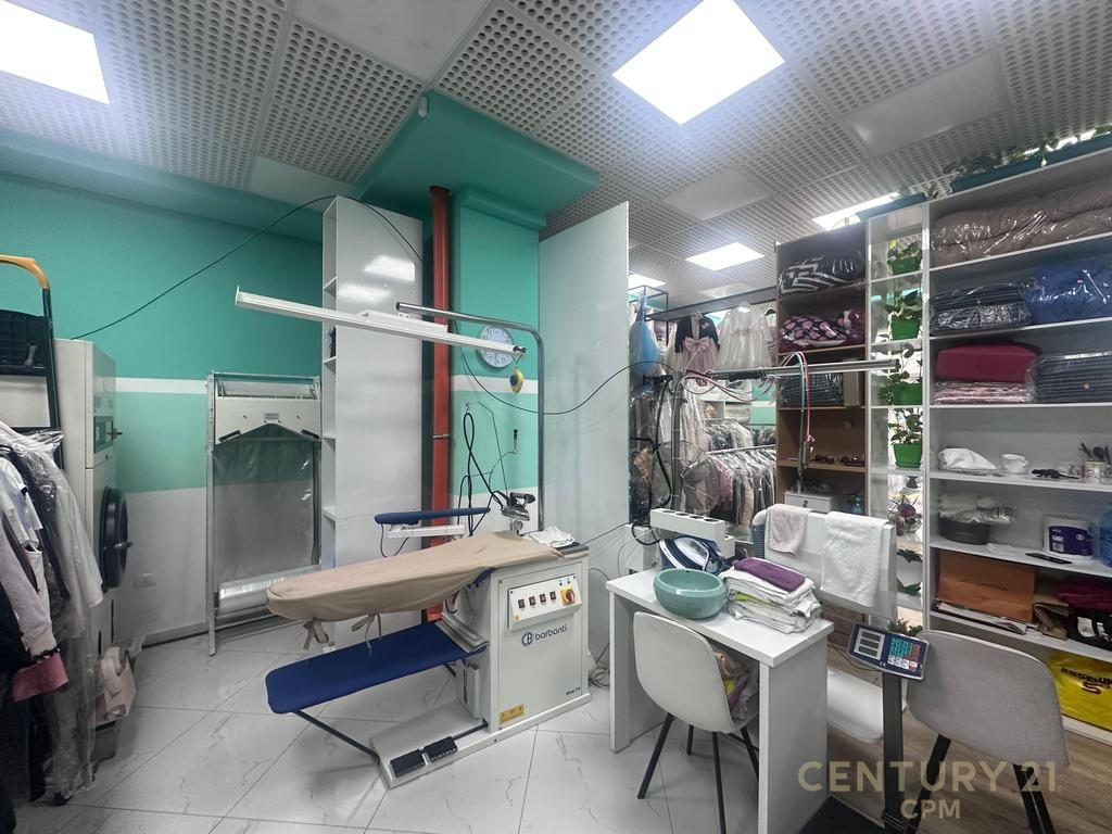 Shitet Ambient Komercial & Biznes Fitimprurës në Vlorë