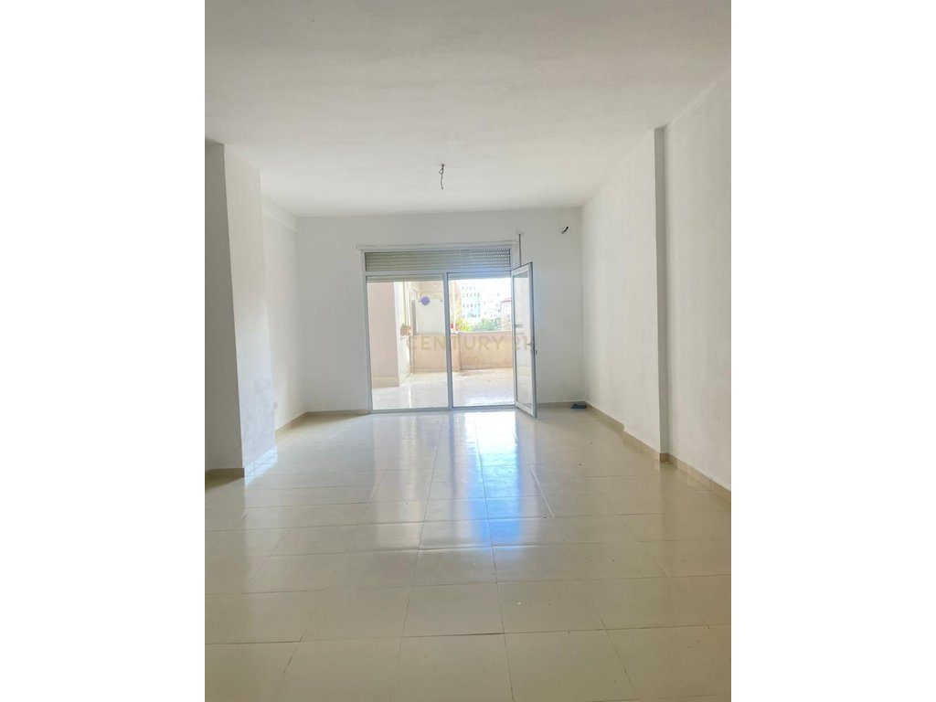 Apartament 2+2 Në Shitje në Ish-URT, Durrës - 133,000€ | 140 m²