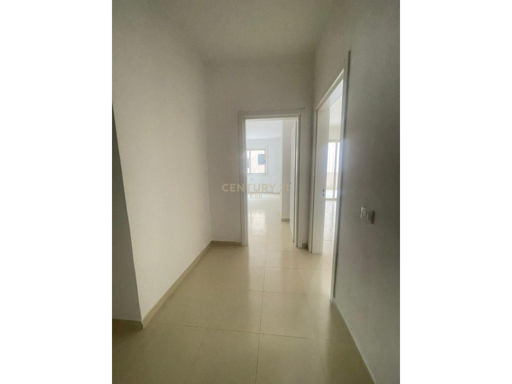 Apartament 2+2 Në Shitje në Ish-URT, Durrës - 133,000€ | 140 m²