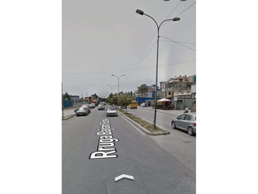 SHITET AMBJENT BIZNESI NE RRUGE KRYESORE NE SHKOZET-DURRES !
