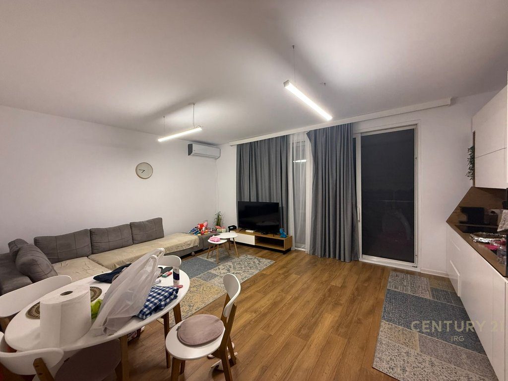 SHITET APARTAMENT 2+1 TE SAN PIETRO,GJIRI I LALZIT !
