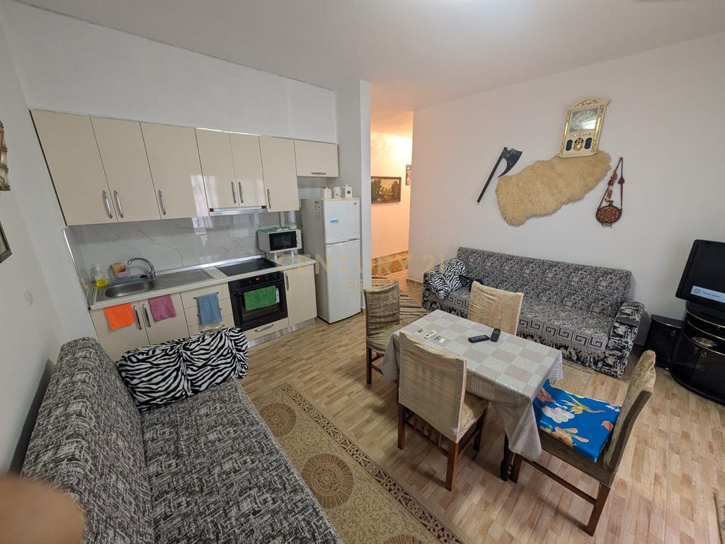 Shitet ne Plazhin e Qerretit  apartament 1+1.