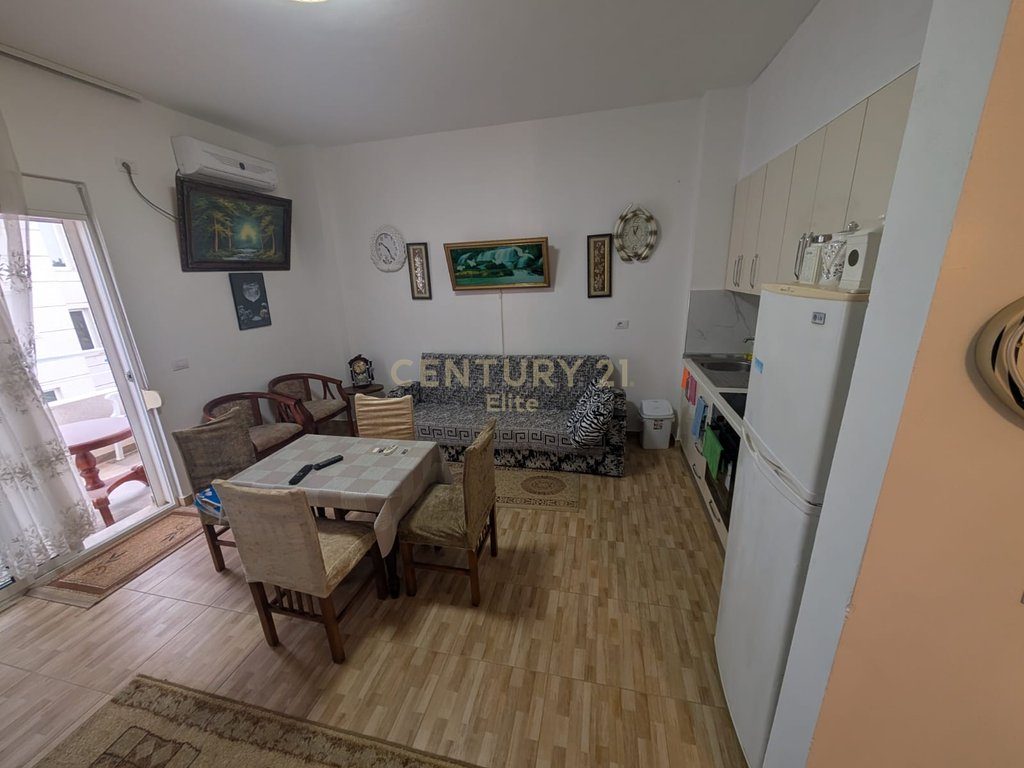 Shitet ne Plazhin e Qerretit  apartament 1+1.