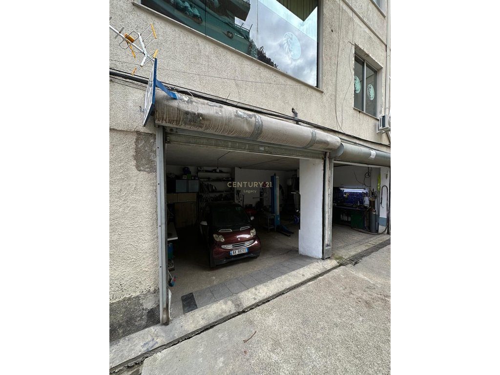 📍 Jepet me qira servis në zonën e Freskut – 800 € / muaj