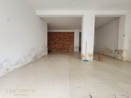 📍 Jepet me qira servis në zonën e Freskut – 800 € / muaj
