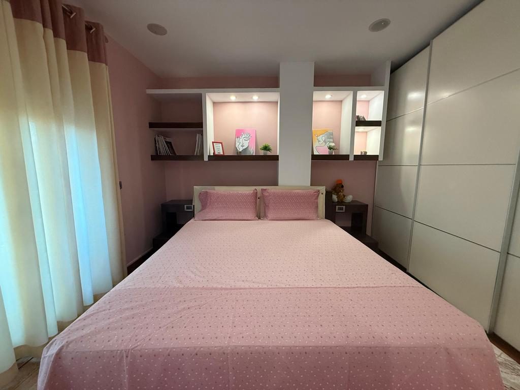 JAPIM ME QIRA APARTAMENT MODERN 2+1+2 ME POST PARKIMI!!