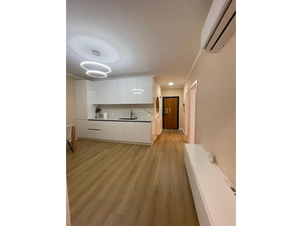 SHITET APARTAMENT 2+1 TEK SHKEMBI KAVAJES !