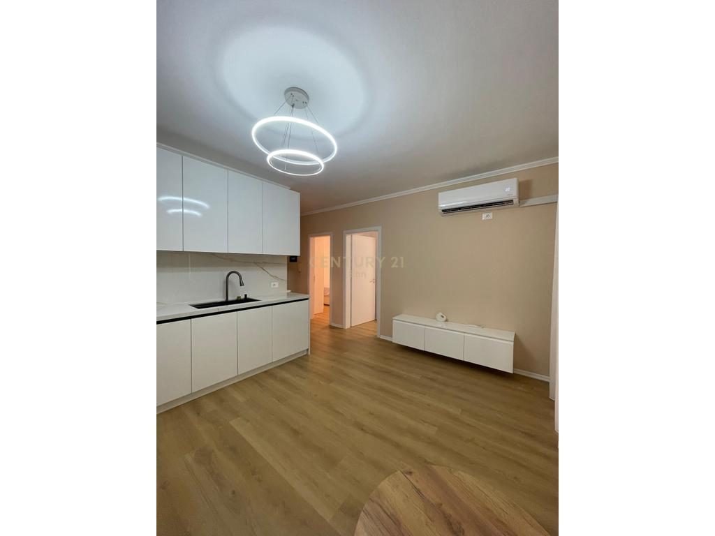 SHITET APARTAMENT 2+1 TEK SHKEMBI KAVAJES !