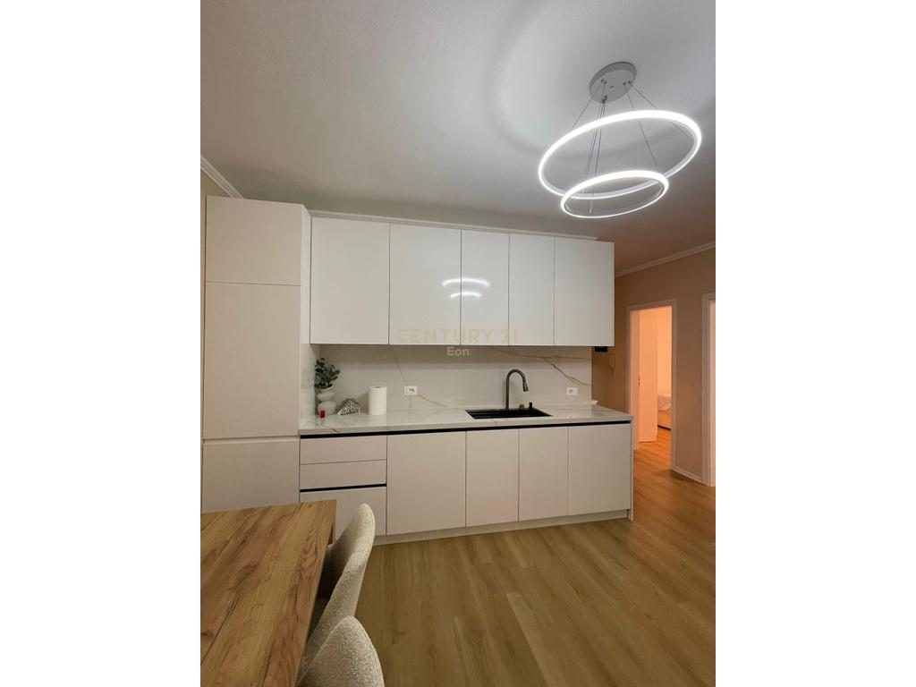 SHITET APARTAMENT 2+1 TEK SHKEMBI KAVAJES !