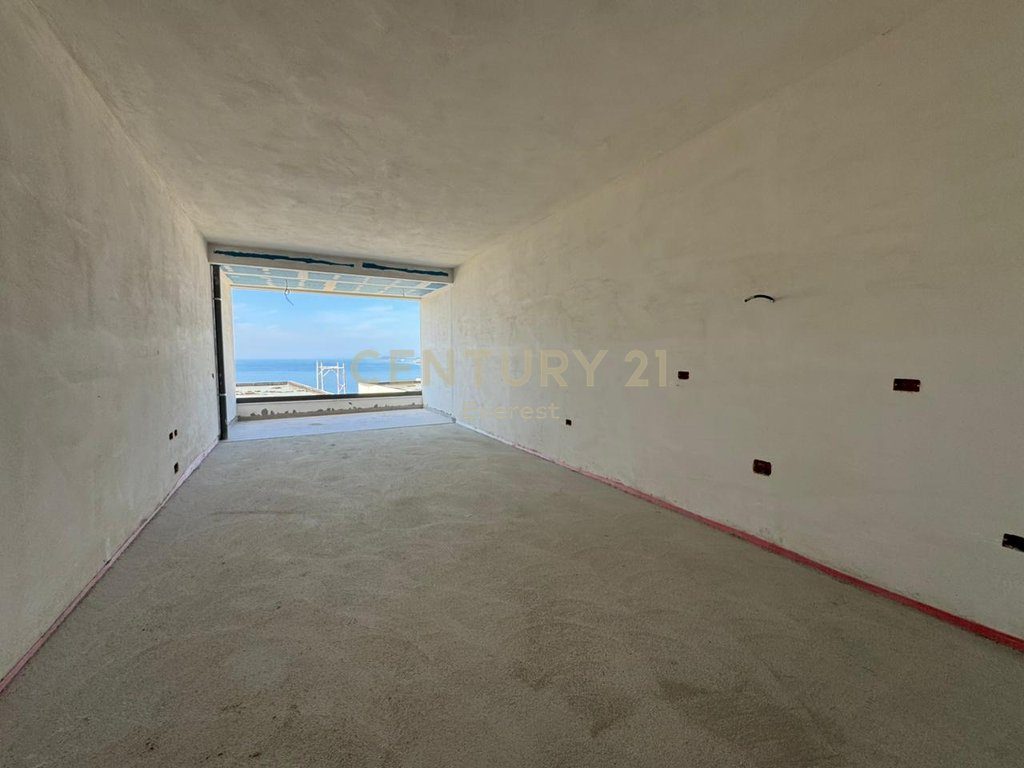 UJI I FTOHTE, SHESIM APARTAMENT 3+1+2