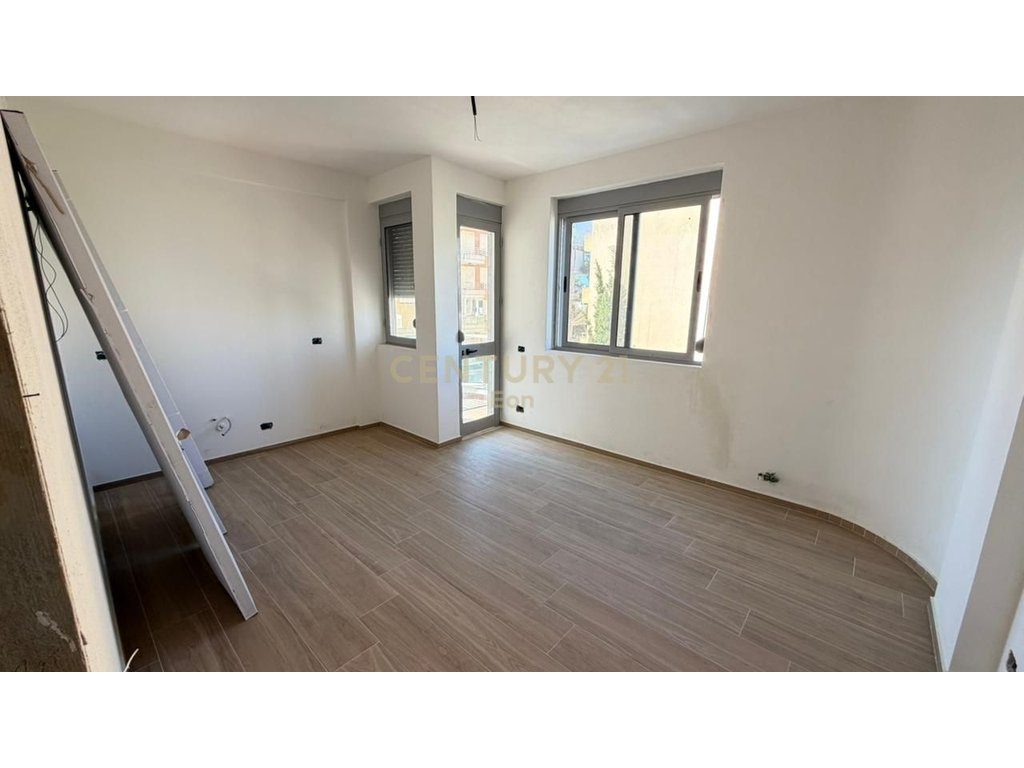APARTAMENT 1+1 PER SHITJE NE GOLEM !