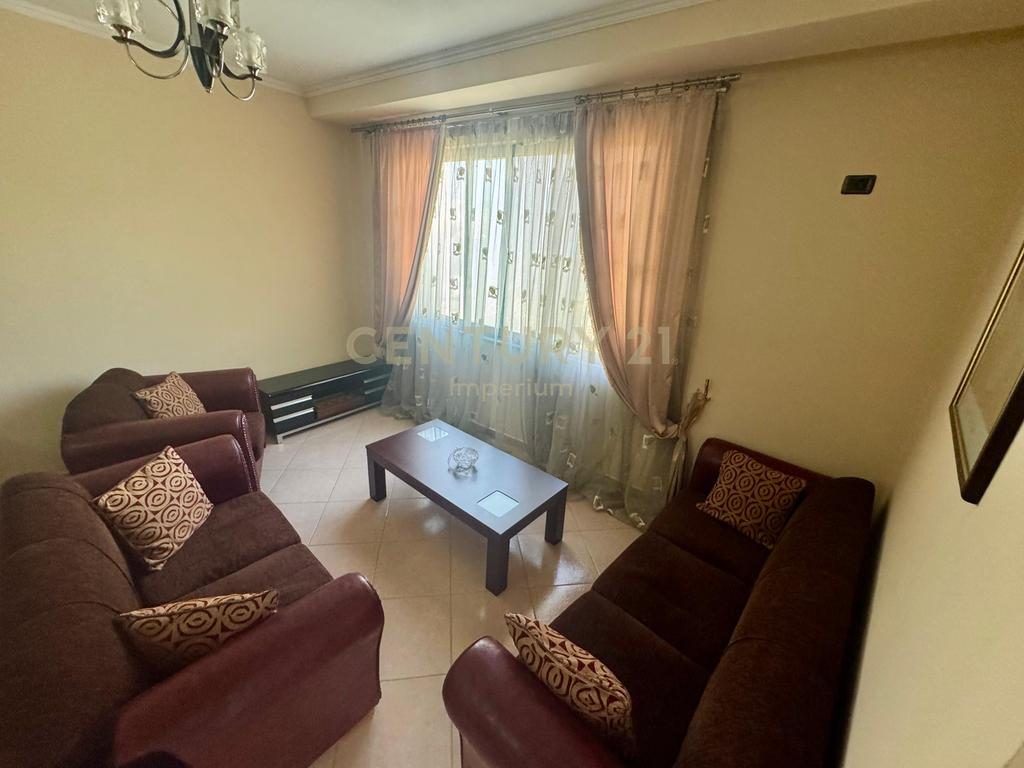 Jepet me qira Apartament 2+1+2, Misto Mame