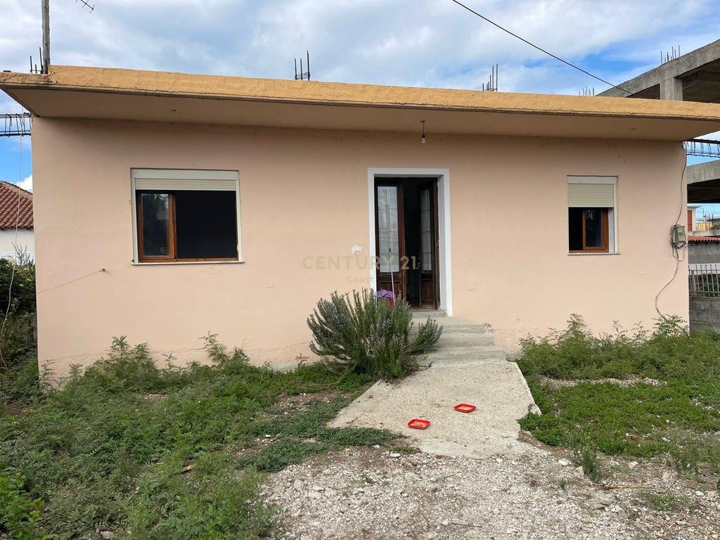 SHITET SHTËPI PRIVATE NË FUSHË TË DRUVE, VLORË!!