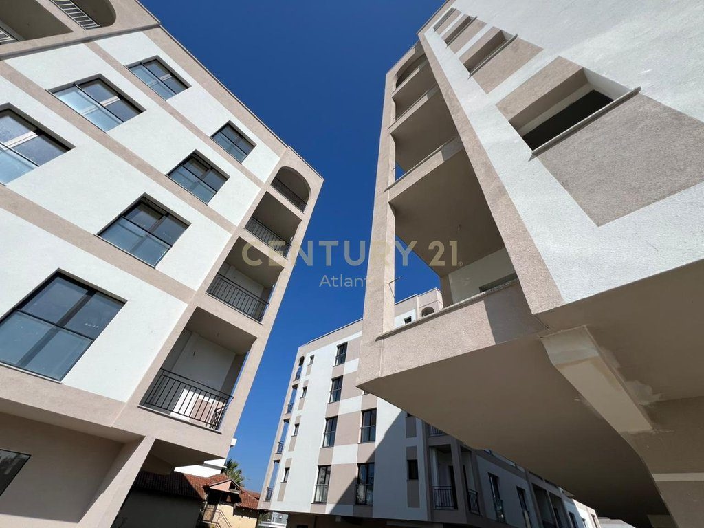 APARTAMET 158M2 PER SHITJE NE REZIDENCENORIENTAL 1+1+10M2 BALLKON DHE 83M2 VERANDE