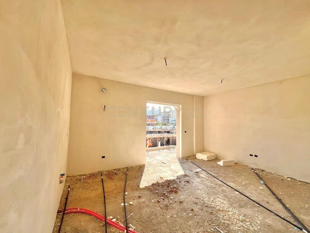 APARTAMET 158M2 PER SHITJE NE REZIDENCENORIENTAL 1+1+10M2 BALLKON DHE 83M2 VERANDE