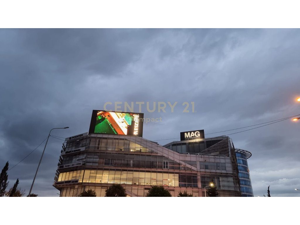 AMBJENT KOMERCIAL PER SHITJE, TEK TERMINALI PRANE CASA ITALIA-S.