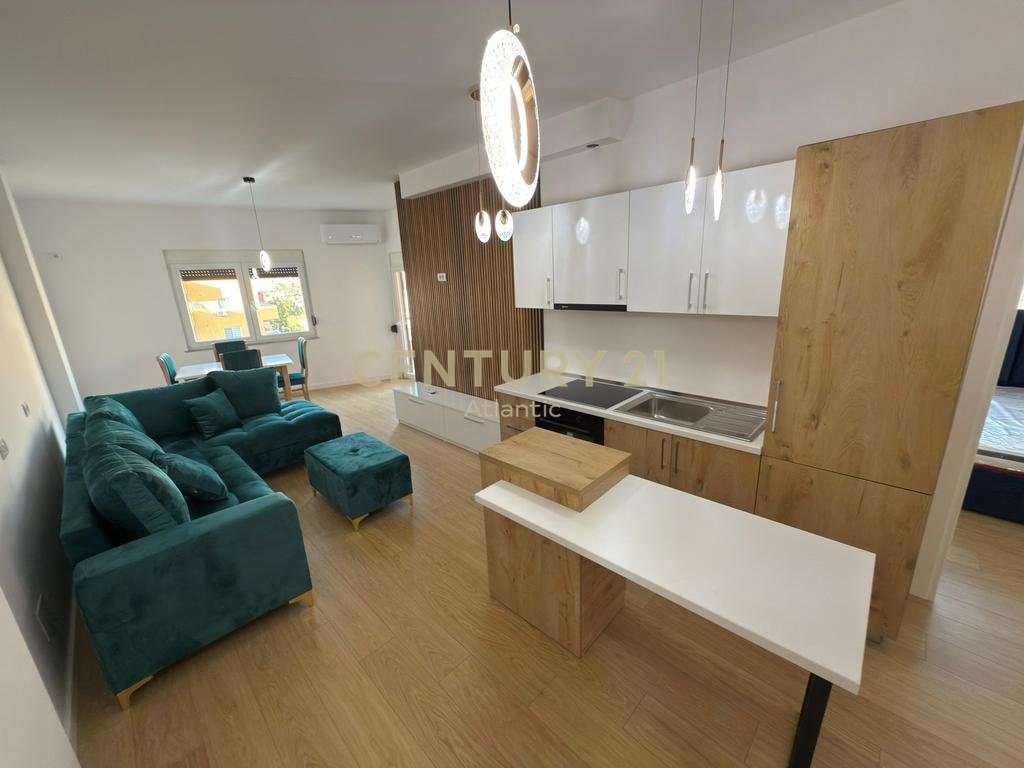 SHITET  APARTAMENT 2+1 NE PLAZH-ILIRIA!