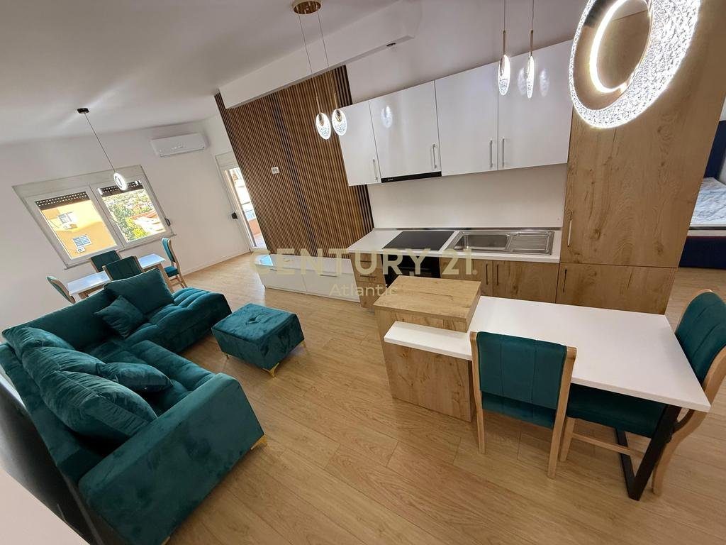 SHITET  APARTAMENT 2+1 NE PLAZH-ILIRIA!