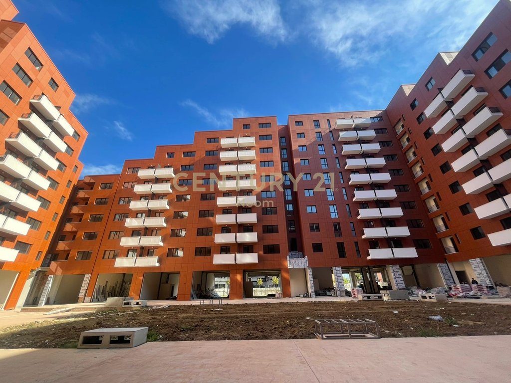 SHITET APARTAMENT PENTHOUSE  3+1+VERANDE NE ASTIR TE URBAN GATE
