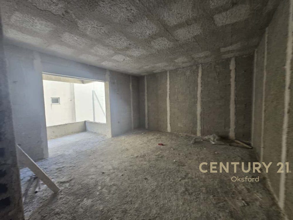 APARTAMENT 2+1 PER SHITJE NE SARANDË