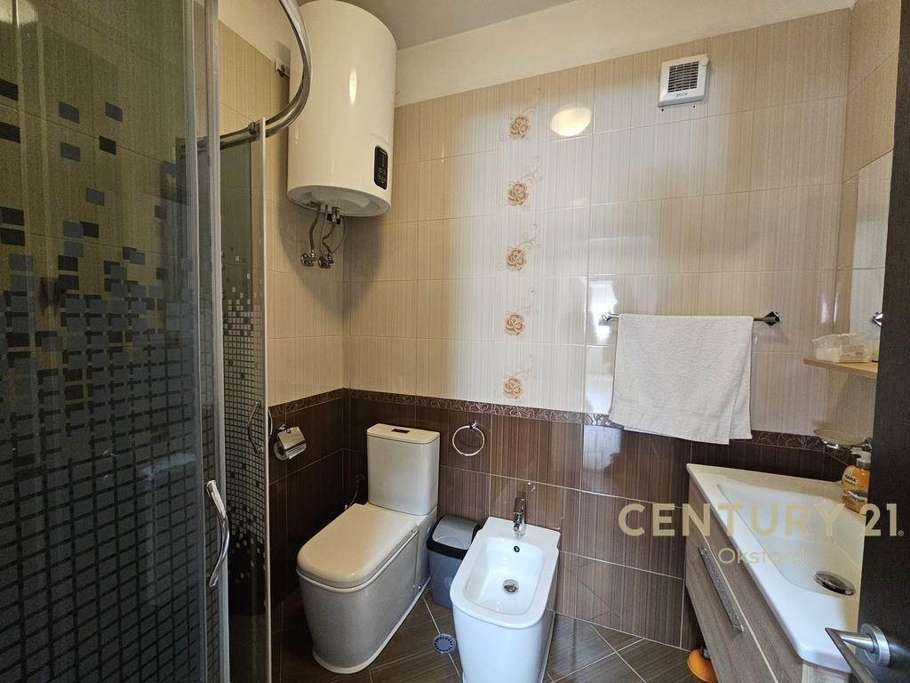 JEPET ME QIRA APARTAMENT 3+1+2 NE XHAMLLIK!