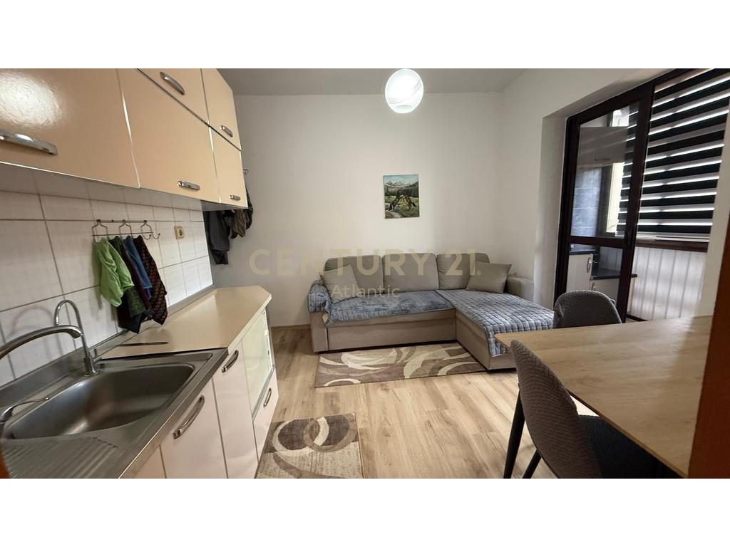 Apartament 1+1 me Qira në Plazh Hekurudha, Durrës – 400€ / 39 m²