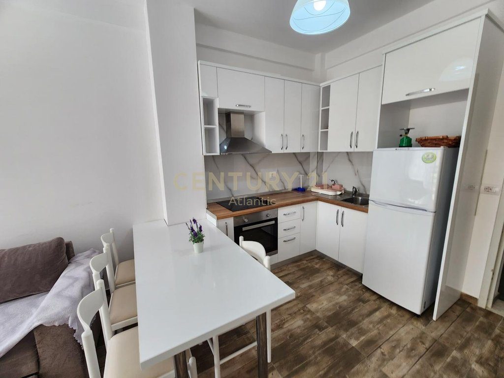Shitet Apartament 1+1  në Gjirin e Lalzit Kompleksi Lura 3  !