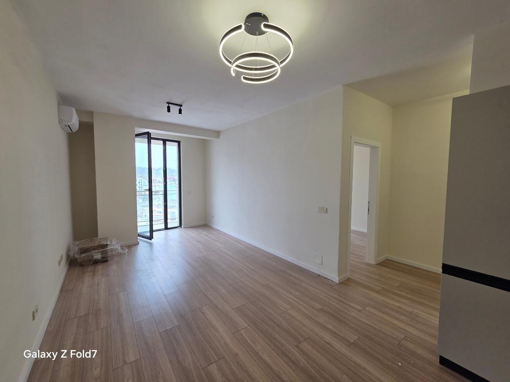 JEPET ME QIRA AMBIENT PER ZYRA NË GOLDEN TOWER RESIDENCE!