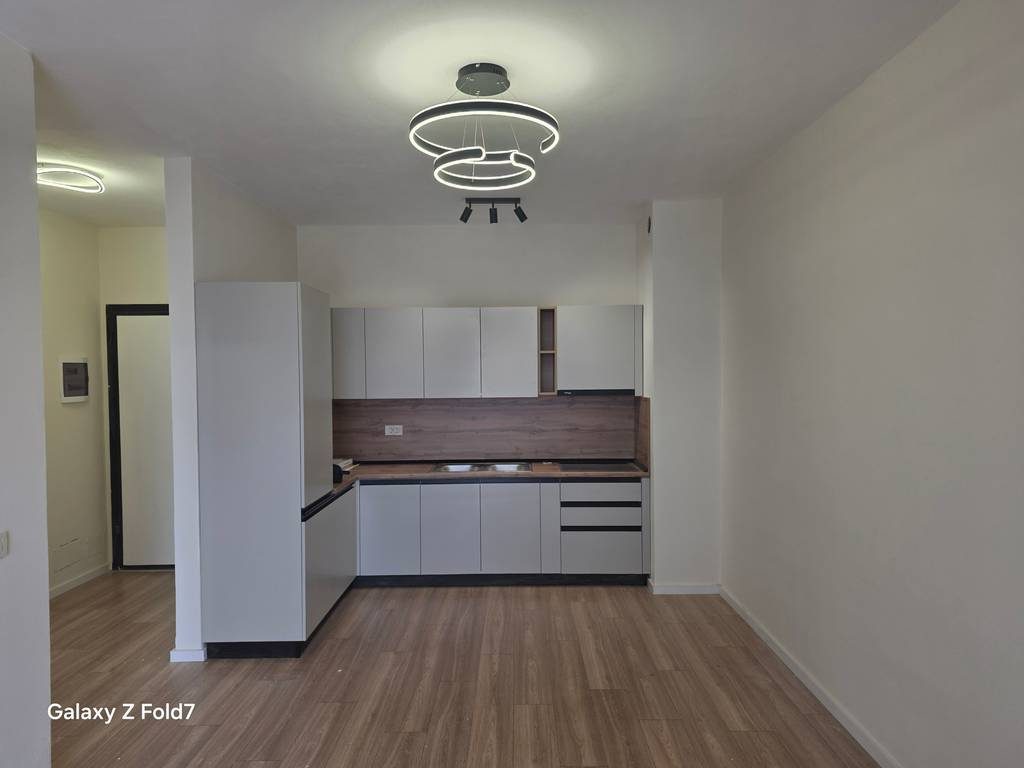 JEPET ME QIRA AMBIENT PER ZYRA NË GOLDEN TOWER RESIDENCE!