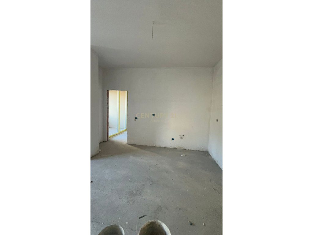 Apartament me lokacion fantastik dhe pamje deti 1+1+ballkon Për Shitje në Golem, Durrës - 145,365| 88.1m² - Century 21 A...