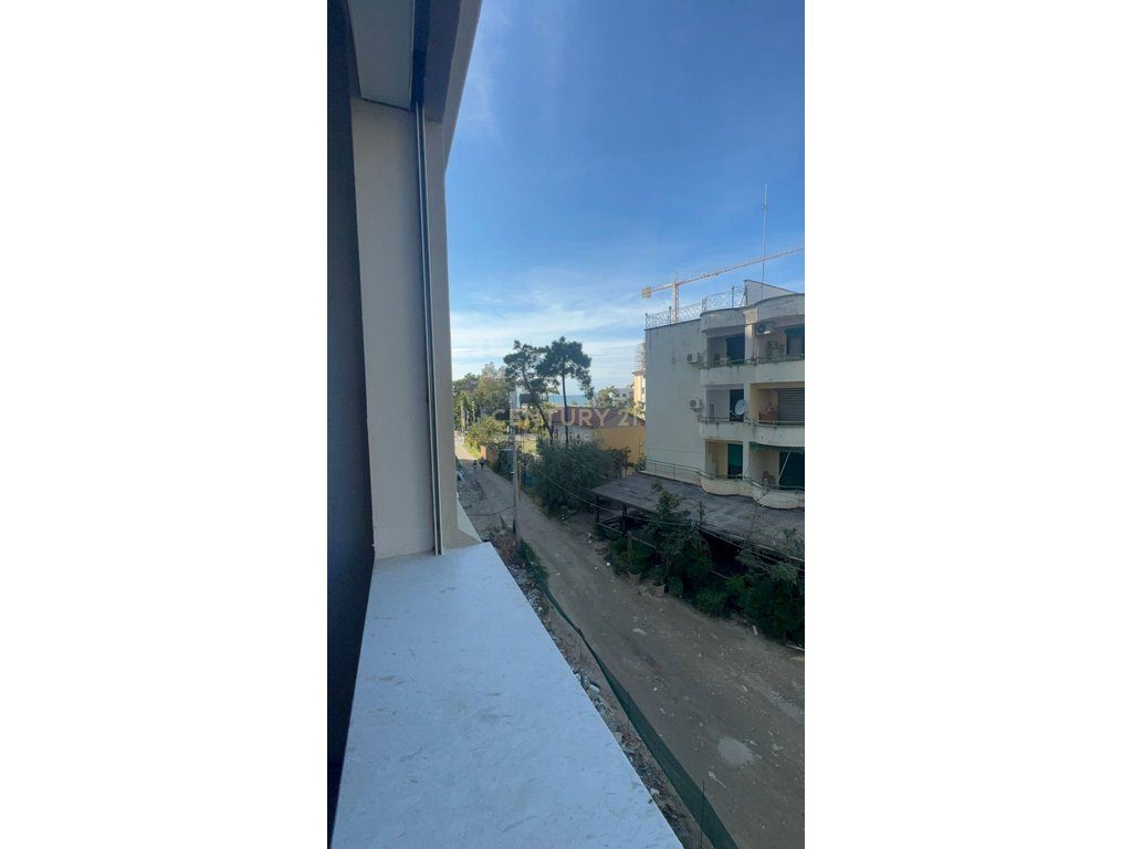 Apartament me lokacion fantastik dhe pamje deti 1+1+ballkon Për Shitje në Golem, Durrës - 144,375 | 87.5m² - Century 21...