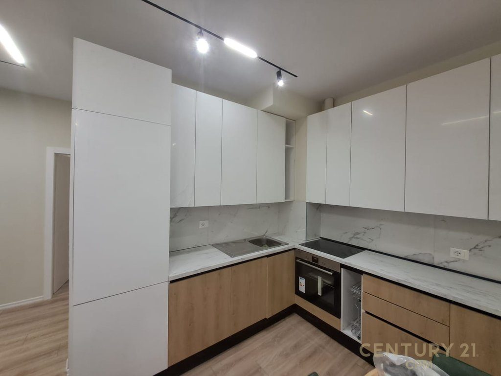 Apartament 2+1+2 për shitje në Ali Demi