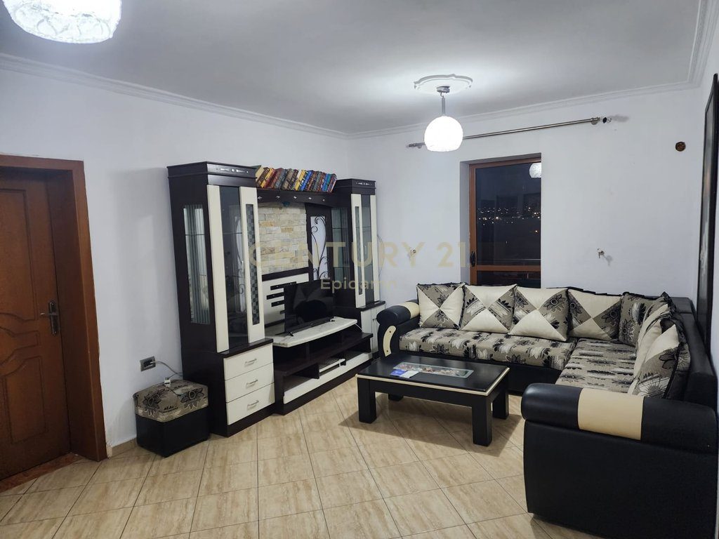 Apartament 3+1 me qira tek Treshi Ura e institutit, Tiranë - 390€ | 89 m²