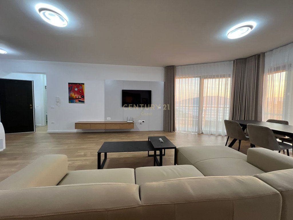 APARTAMENT LUKSOZ 2+1+2 PER QIRA, PAMJE TOTALE DETI NE UJE TE FTOHTE ,VLORE !