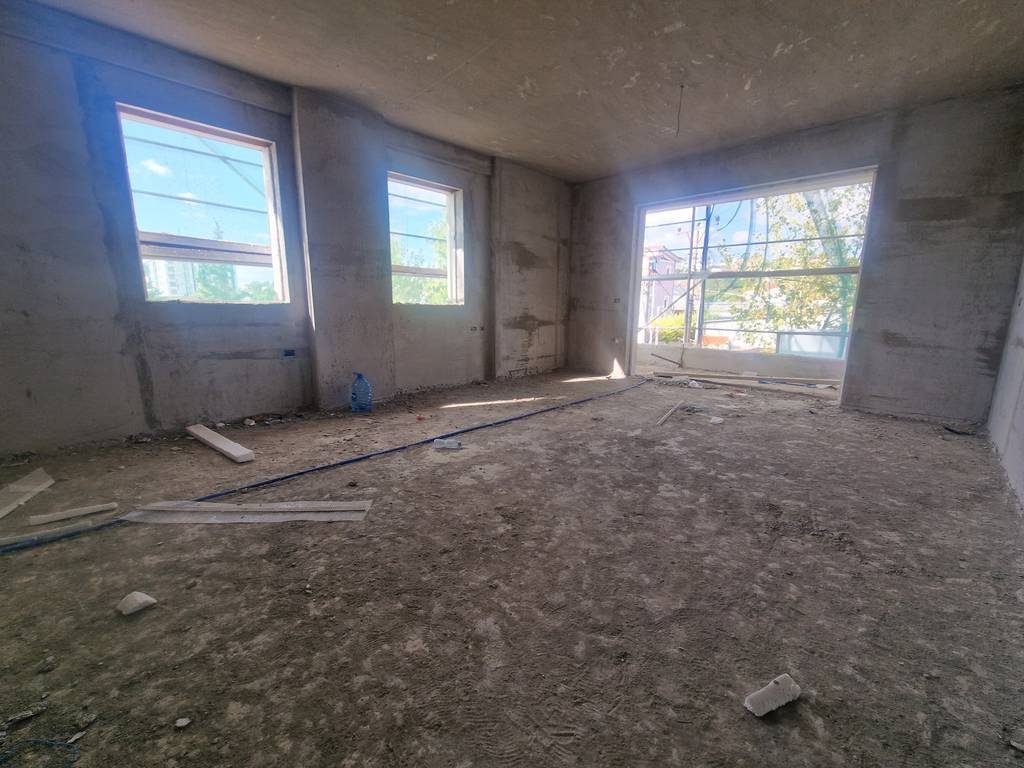 Shitet Apartament 1+1 në Paskuqan!!  1000 Euro/M2