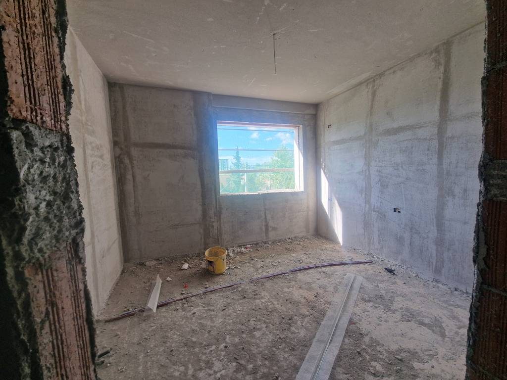 Shitet Apartament 1+1 në Paskuqan!!  1000 Euro/M2