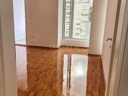 QIRA, AMBIENT BIZNESI KATI 0, 277M2 TE RRETHRROTULLIMI I SAUKUT ‼️