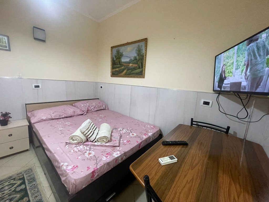 Garsoniere Me Qira në rrugen Gjon Mili,Frigoriferi, Tiranë
