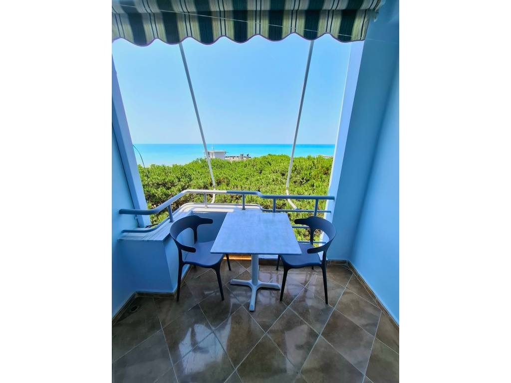 Shitet apartament 2+1 tek Mali i Robit Durres!