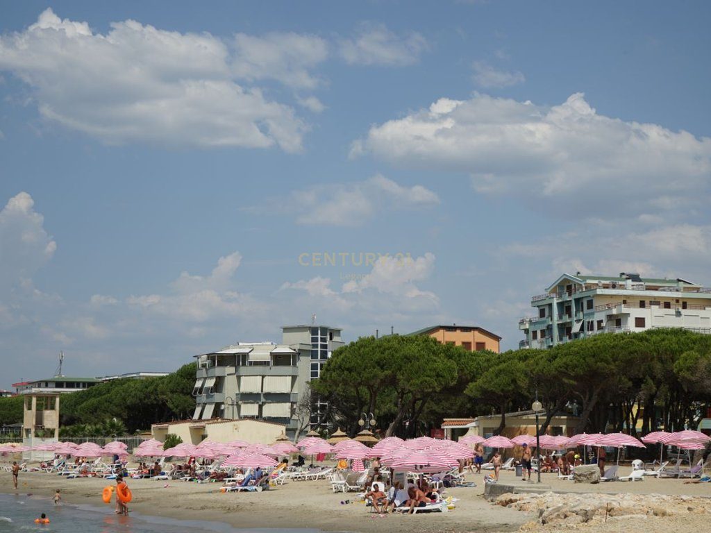 Shitet apartament 2+1 tek Mali i Robit Durres!