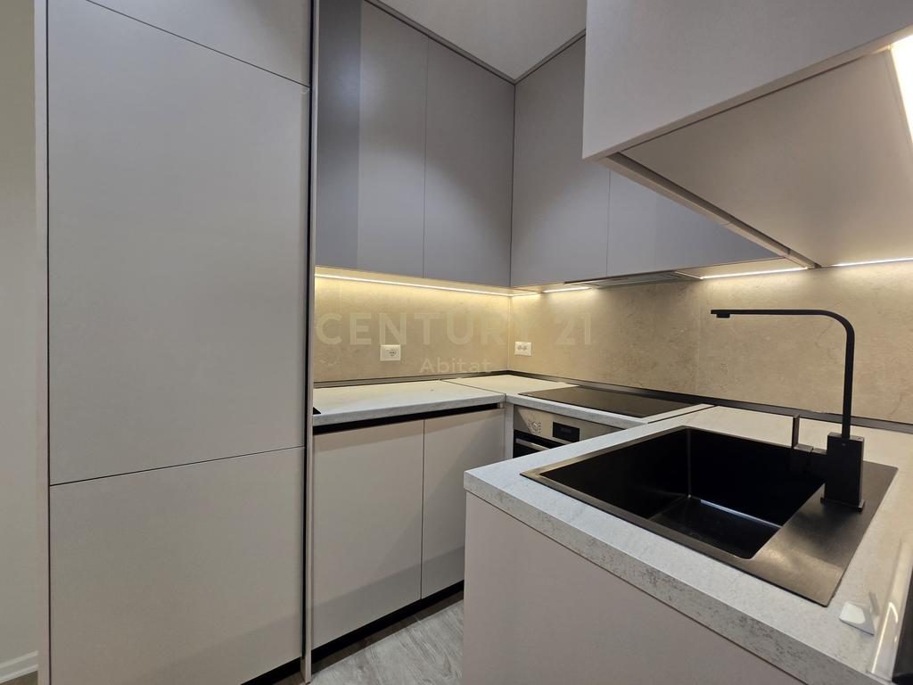 APARTAMENT 2+1 PER SHITJE: TE 21 DHJETORI, PAS OSLO