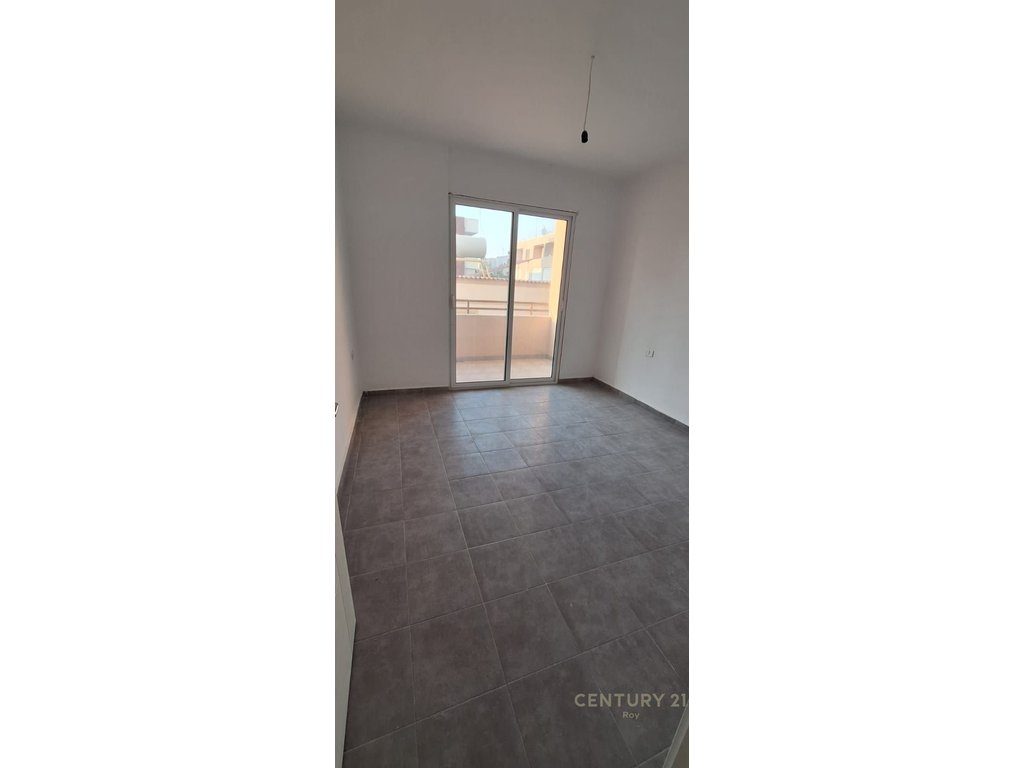 APARTAMENT 2+2B+2T PER SHITJE PRANE STADIUMIT NE DURRES.